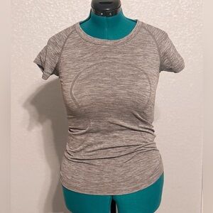 Lululemon Athletica Grey Short Sleeve Top